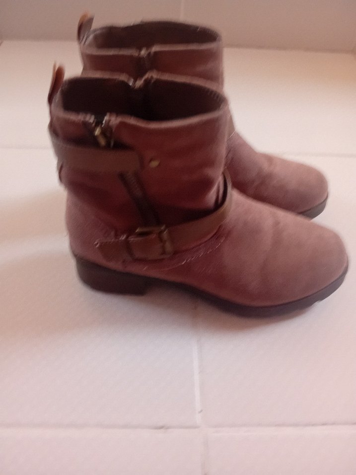 Kahverengi Süet Toka Detaylı Kadın Bot - Görsel 3