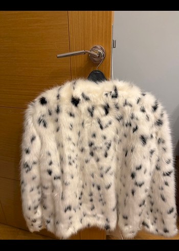 Leopar Desenli Beyaz Kadın Suni Kürk Ceket - Görsel 2