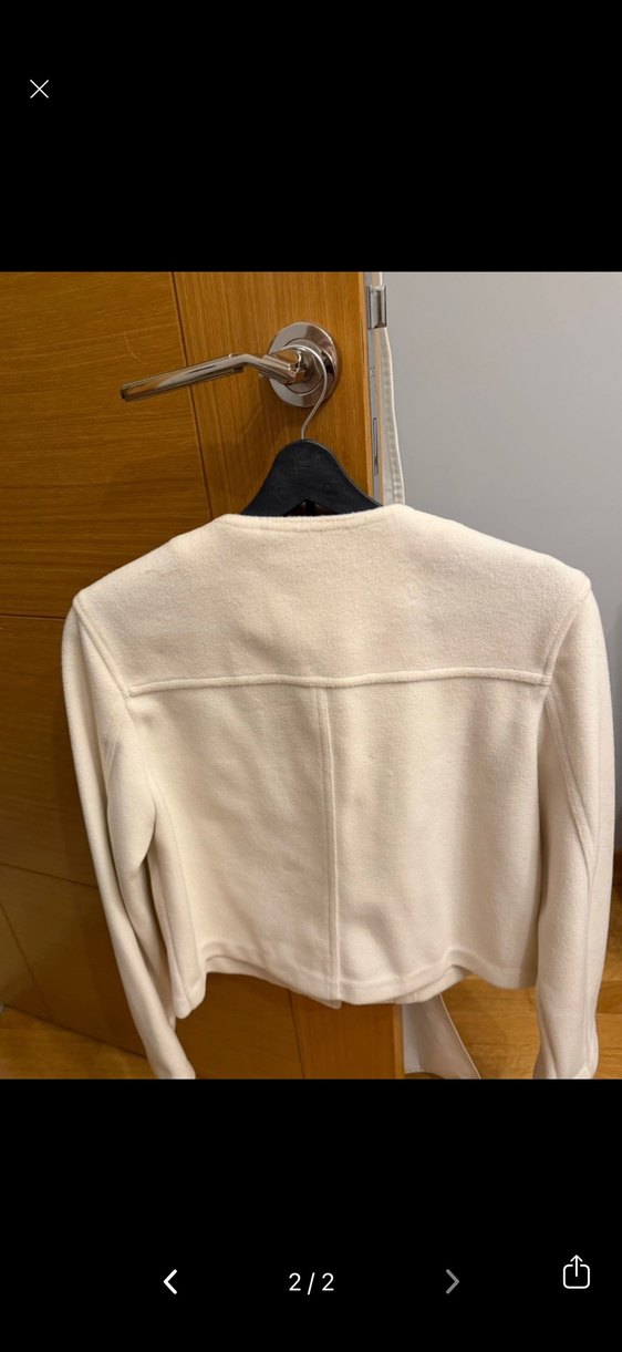 Beyaz Düğmeli Kısa Kadın Mont - Görsel 2