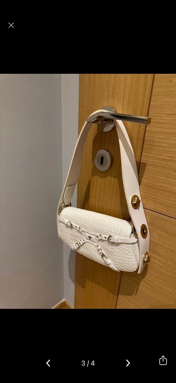 Beyaz Deri Desenli Tokalı Kadın Çanta - Görsel 2