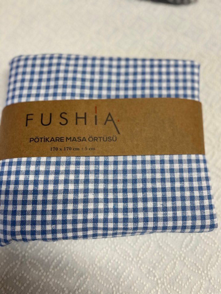 Kırmızı Pötikare Masa Örtüsü 170x170 cm - Görsel 2