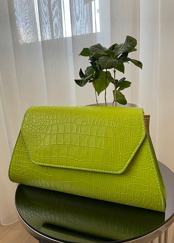 Yeşil Parlak Deri Yılan Desenli Kadın Çanta - Görsel 2