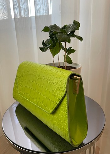 Yeşil Parlak Deri Yılan Desenli Kadın Çanta - Görsel 3