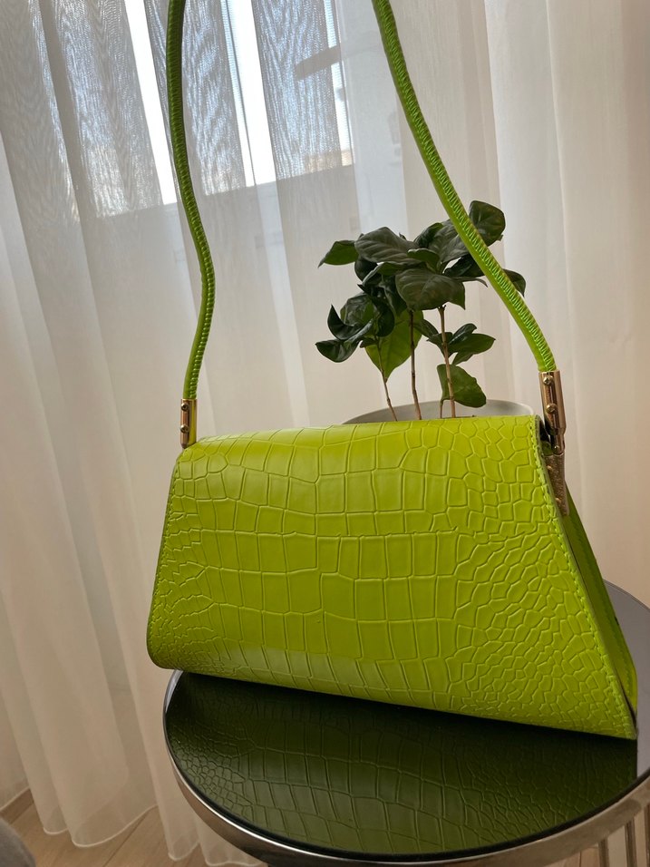 Yeşil Parlak Deri Yılan Desenli Kadın Çanta - Görsel 4