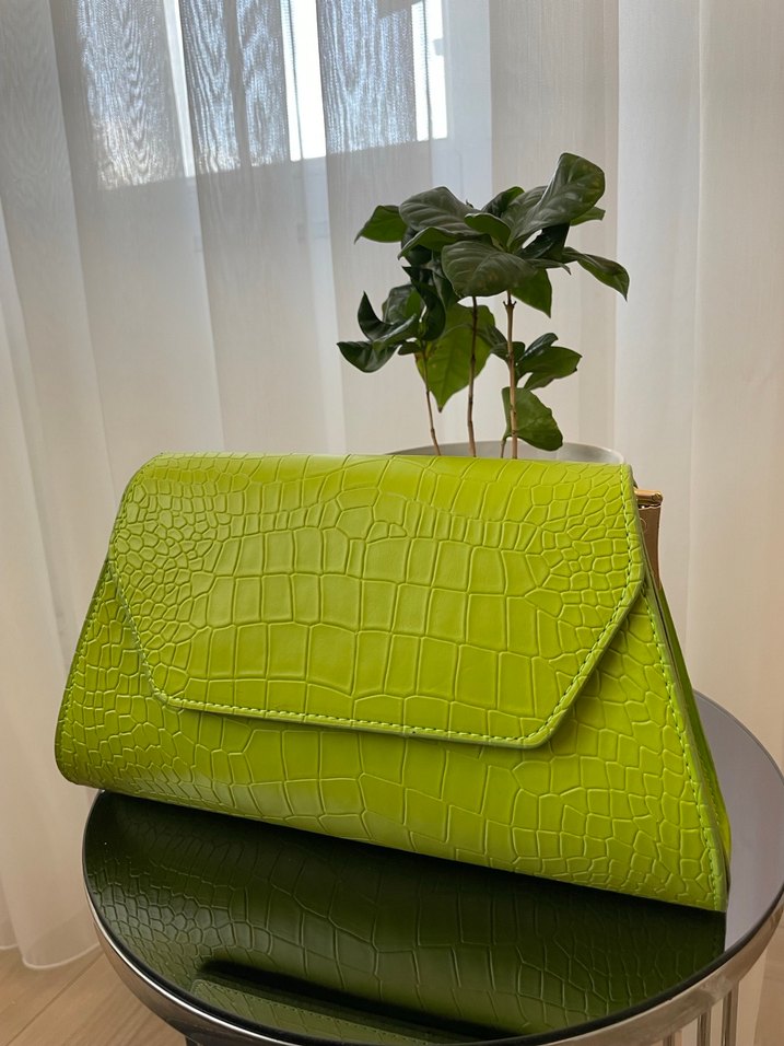 Yeşil Parlak Deri Yılan Desenli Kadın Çanta - Görsel 2