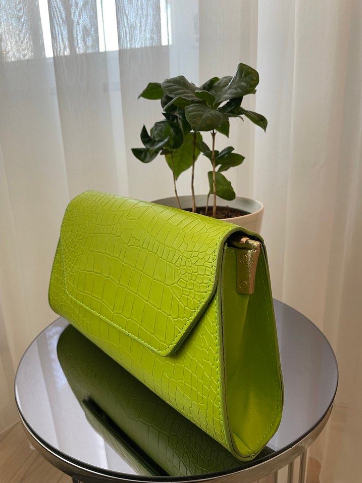 Yeşil Parlak Deri Yılan Desenli Kadın Çanta - Görsel 3