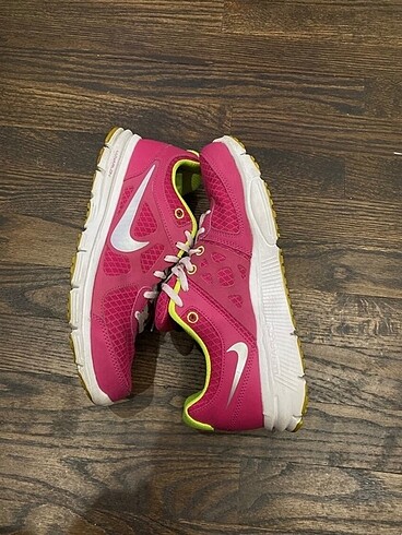 41 Beden Nike spor ayakkabı