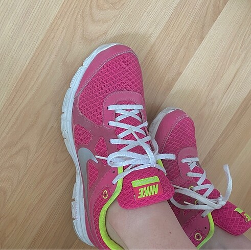 Nike spor ayakkabı