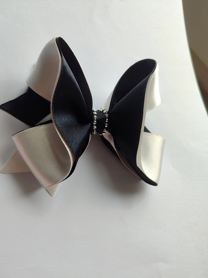 Koyu lacivert & beyaz tasarim toka - Görsel 2