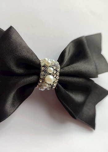 Siyah Parlak Saten Fiyonk Toka - Görsel 2