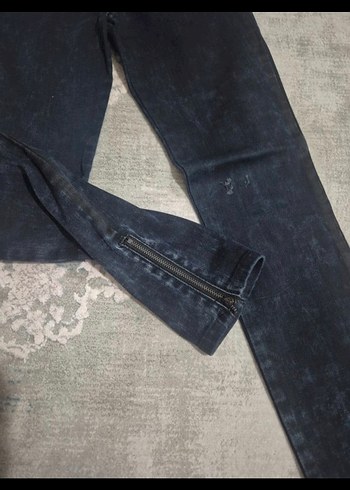 Gri Batik Desenli Kemerli Kadın Jean - Görsel 2