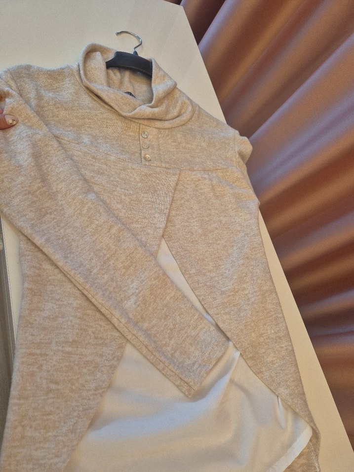 Düğmeli Bej Yüksek Yakalı Kadın Kazak - Görsel 5
