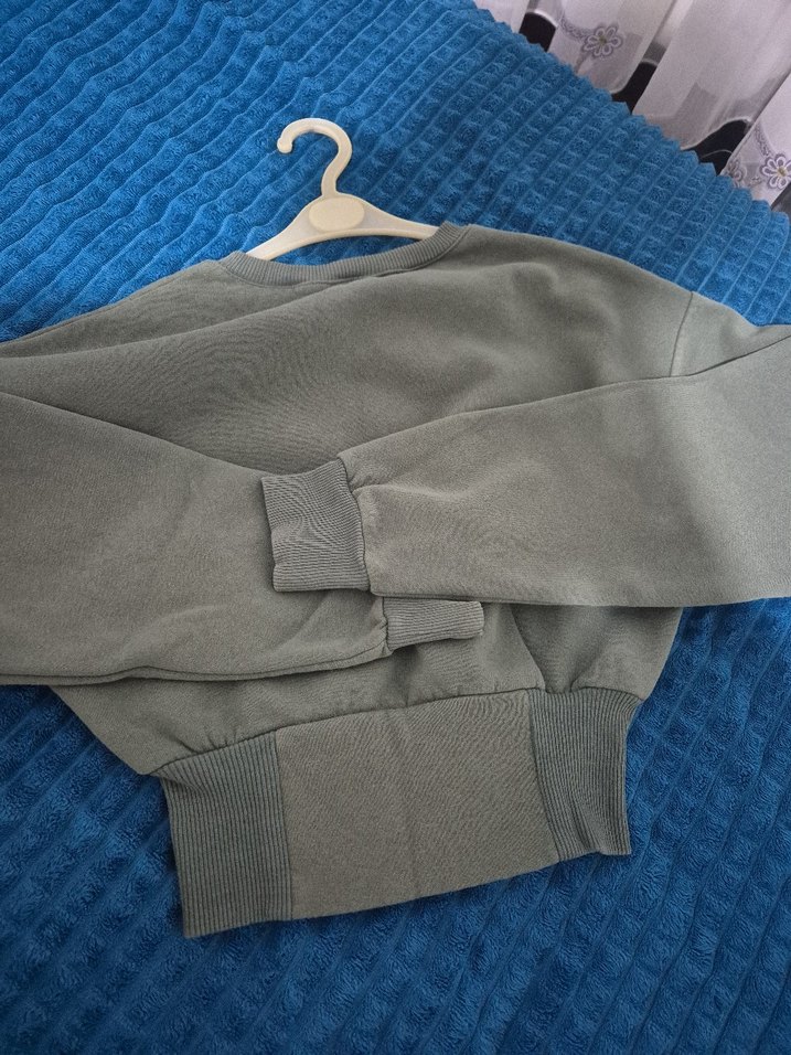 Yeşil Kadın Sweatshirt, Bisiklet Yaka, Salaş Kesim Crop - Görsel 3