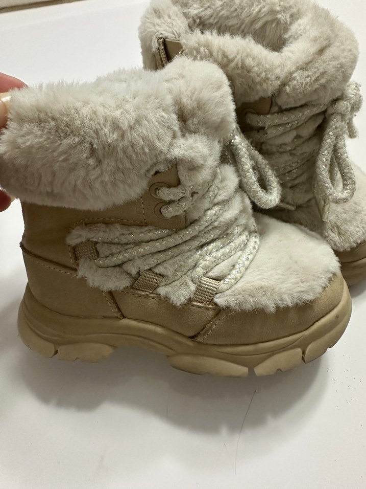 Kız Çocuk Krem Kürk Detaylı Bot - Görsel 2