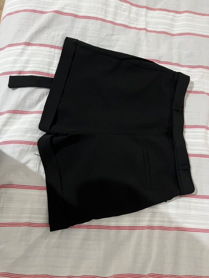 Siyah Kemerli Mini Kadın Kumaş şort - Görsel 3