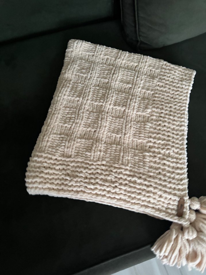 Gri Örgü Çocuk Battaniyesi Püsküllü - Görsel 2