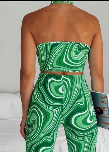 Yeşil Retro Desenli Boyundan Bağlamalı Crop & İspanyol Paça - Görsel 5