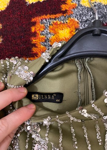 Boncuk İşlemeli Uzun Haki Kadın Elbise - Görsel 6