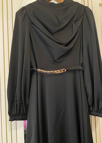 Zincir Detaylı Siyah Uzun Gotik Elbise - Görsel 2