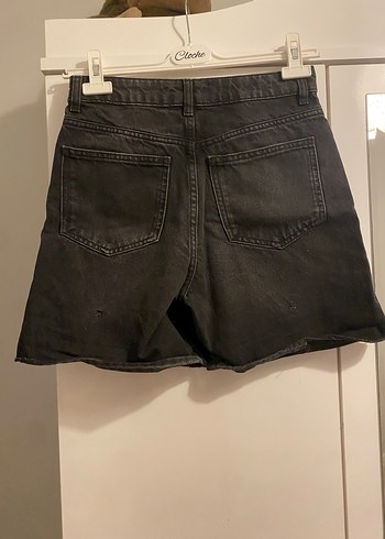 Siyah Bol Kesim Mini Denim Şort - Görsel 4