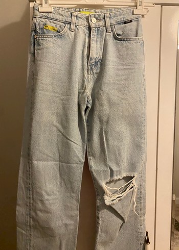 Gri Yırtık Detaylı Rahat Kesim Kadın Kot Pantolon - Görsel 2