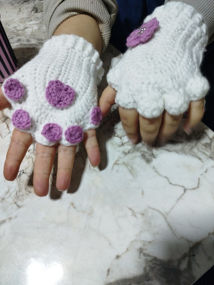 Beyaz Örgü Kadın Eldivenleri pembeDetaylı - Görsel 2