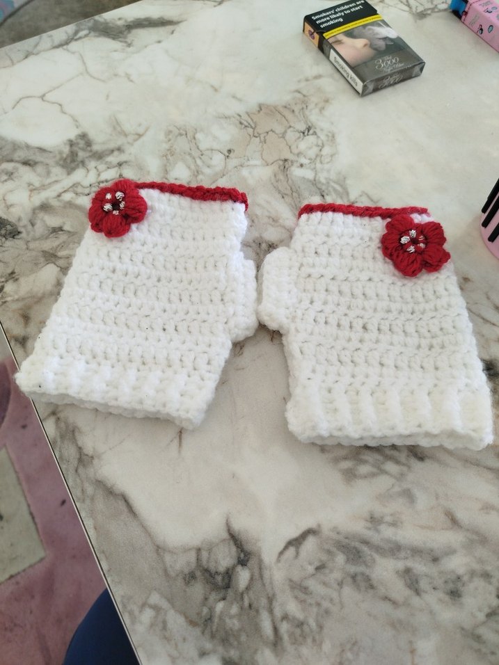 Beyaz Örgü Parmaksız Eldiven - Görsel 4