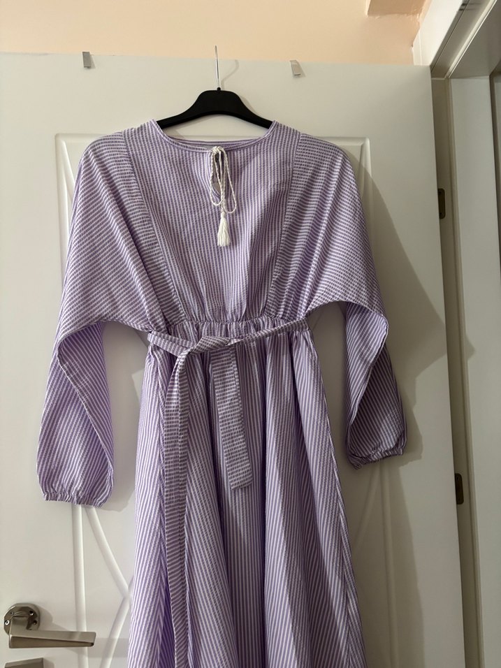 Mor V Yaka Uzun Keten Elbise - Görsel 3