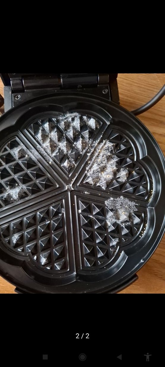 Tost Makinesi hiç kullanılmamış beklediği için hafif pas var - Görsel 2