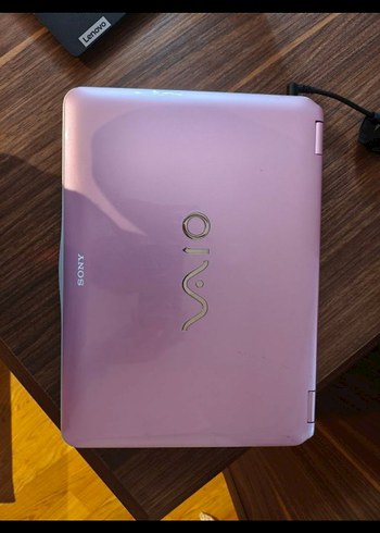 Pembe Sony VAIO Laptop - Görsel 2