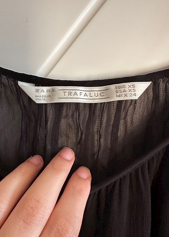 Siyah Mini Ruffle Detaylı Gösterişli Bluz - Görsel 4