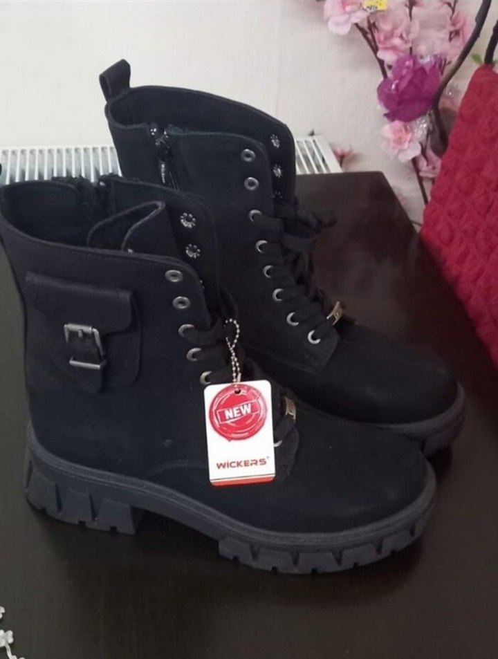 Siyah Bot - Görsel 2