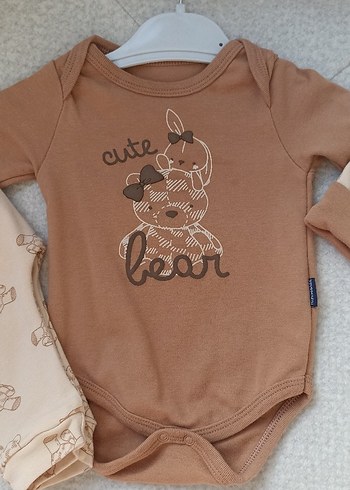 Üç parça bebek kıyafeti - Görsel 3
