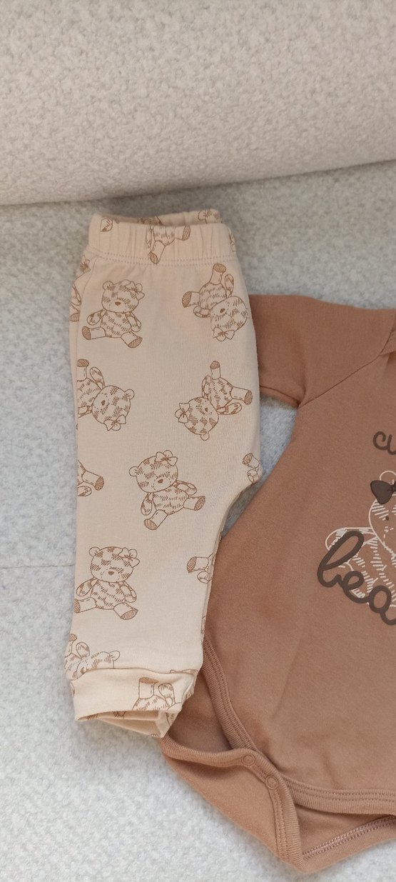 Üç parça bebek kıyafeti - Görsel 4