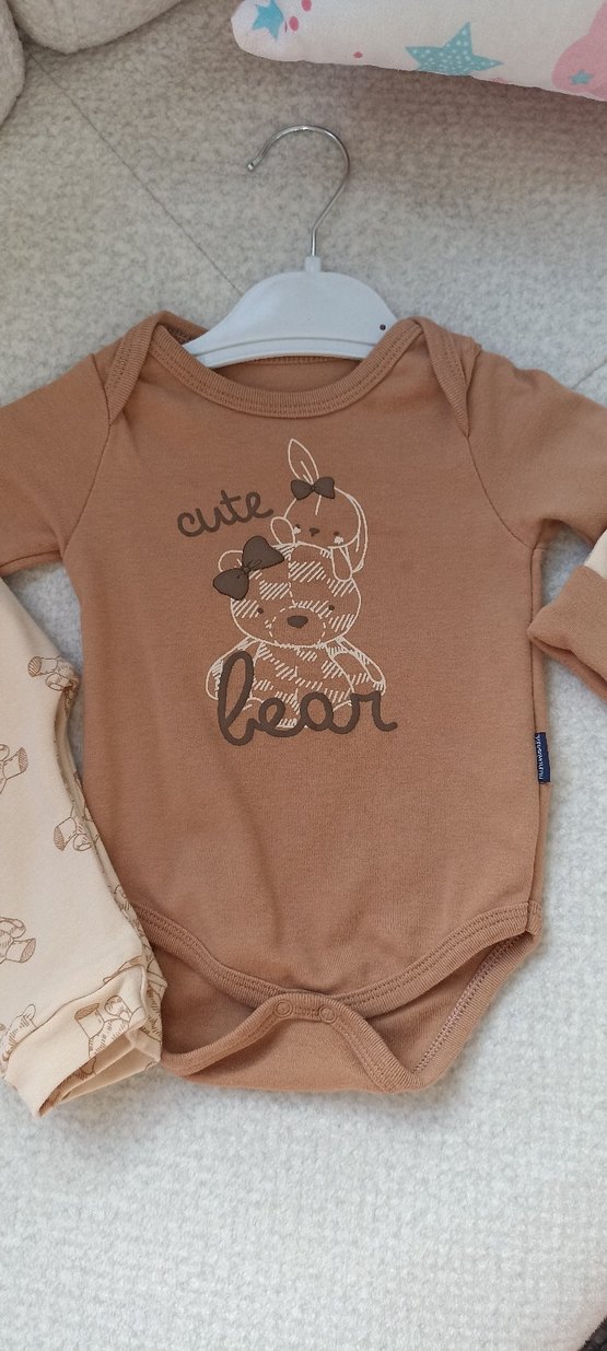 Üç parça bebek kıyafeti - Görsel 3