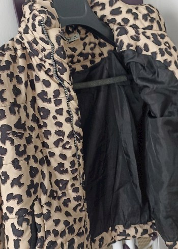 Leopar Desenli Kadın Mont - Görsel 4