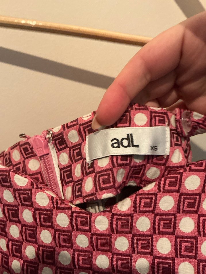 Fuşya Desenli Kalp Yaka İnce Askılı Elbise - Görsel 3