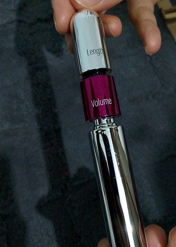 Mor Renkli Kirpik Maskarası - Görsel 2