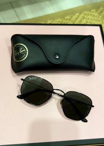 Ray-Ban Siyah polarize Kadın Güneş Gözlüğü - Görsel 3