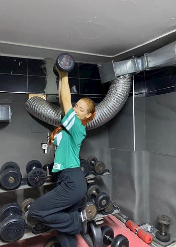 Yeşil Baskılı Kadın Spor Tişörtü - Görsel 2