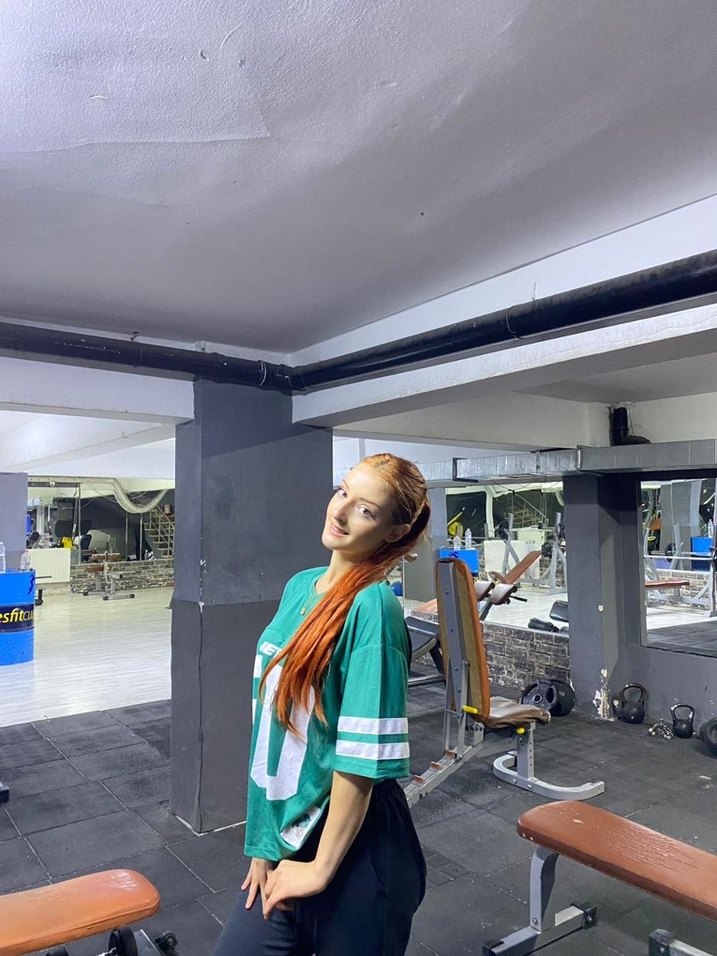 Yeşil Baskılı Kadın Spor Tişörtü - Görsel 4