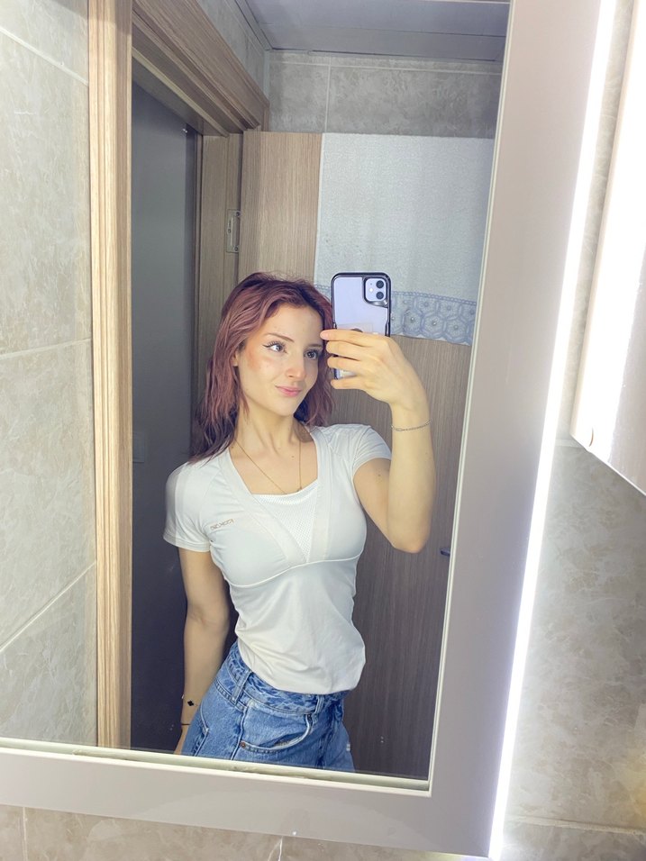 Beyaz V Yakalı Dar Kesim Kadın Tişört compression kadın - Görsel 3