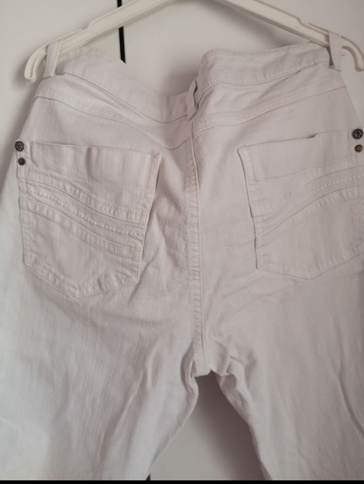 Beyaz Kemerli Midi Denim Kadın Pantolon - Görsel 3