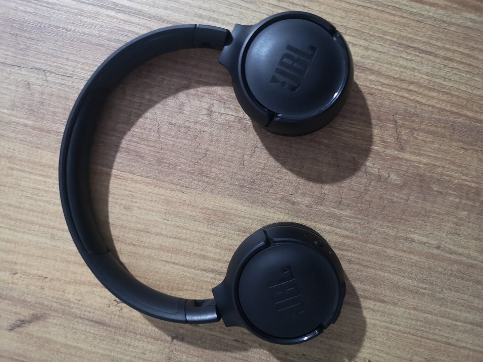 JBL Tune 570 Kablosuz Siyah Kulaklık - Görsel 5