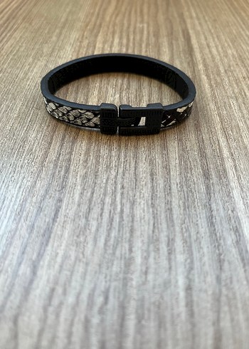 Gri Yılan Desenli Tokalı Bileklik - Görsel 3