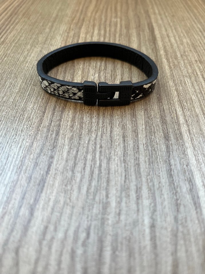 Gri Yılan Desenli Tokalı Bileklik - Görsel 3