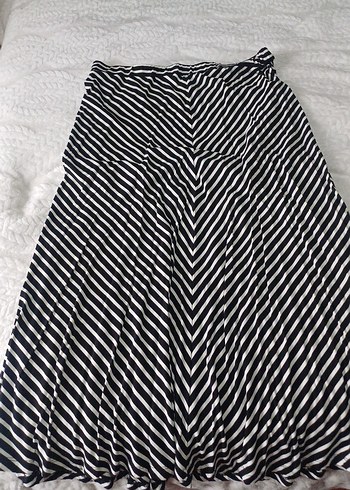 Kadın Siyah Beyaz Çizgili Pilili Uzun Etek - Görsel 3