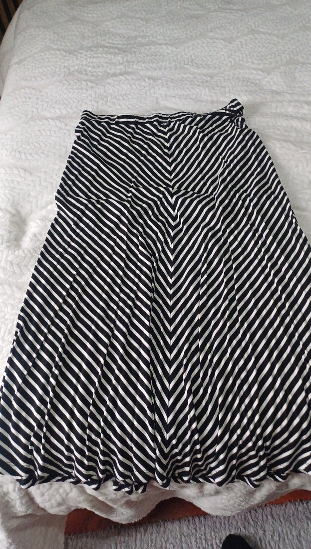 Kadın Siyah Beyaz Çizgili Pilili Uzun Etek - Görsel 3