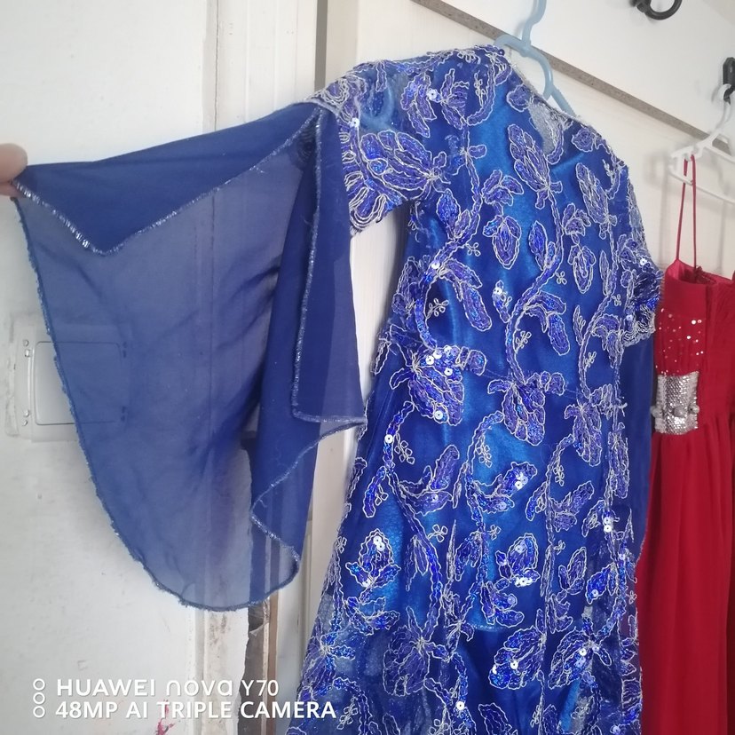 Mavi Nakışlı Uzun Straplez Bohem Elbise - Görsel 3