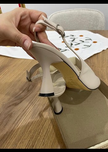 Bej Tokalı Stiletto Topuklu Kadın Ayakkabı - Görsel 4